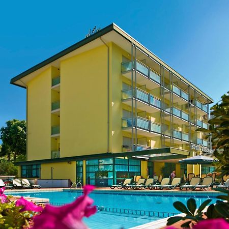 Hotel Concordia 3S Бибионе Екстериор снимка