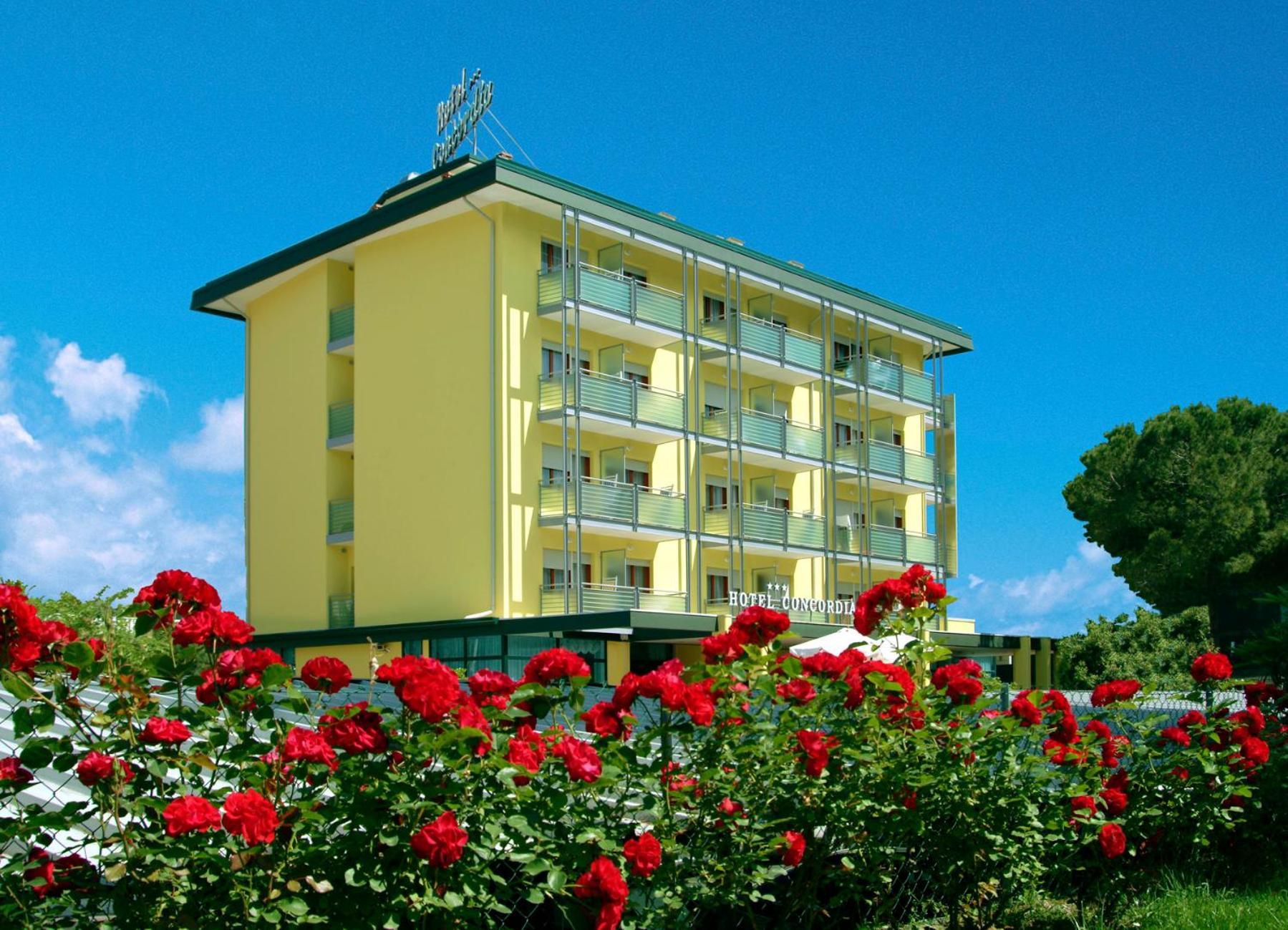 Hotel Concordia 3S Бибионе Екстериор снимка